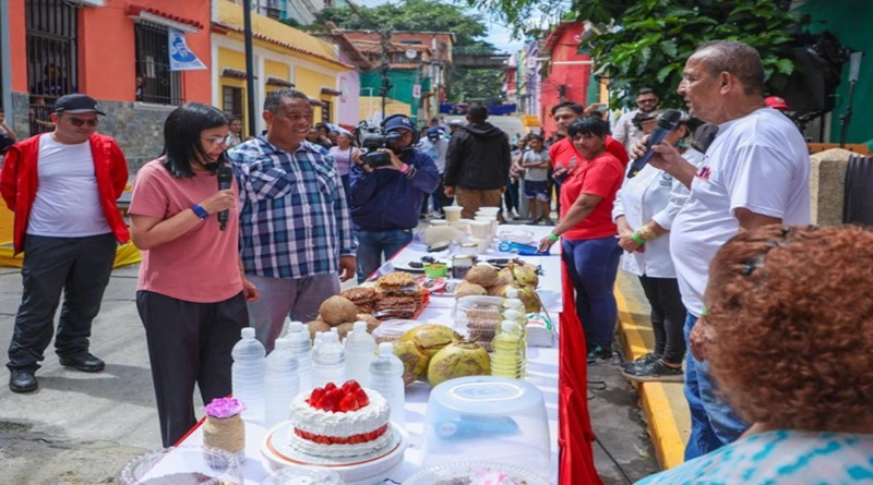 Vicepresidenta impulsa economía comunal en jornada Obratón de octubre